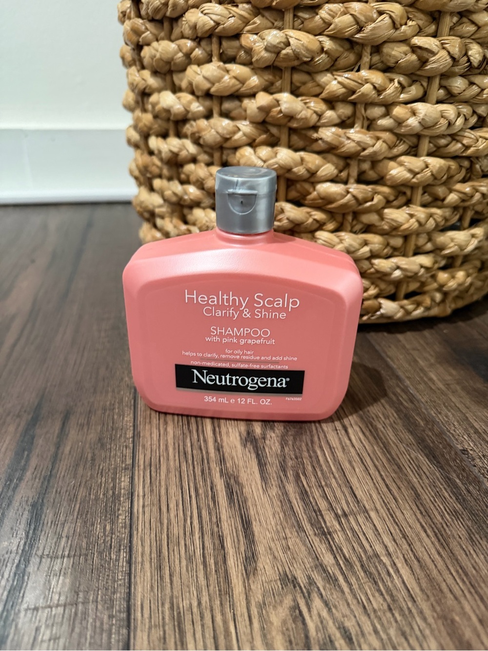 Neutrogena Healthy Scalp Shampoo 12oz – Pink Grapefruit, Oily Hair Care New